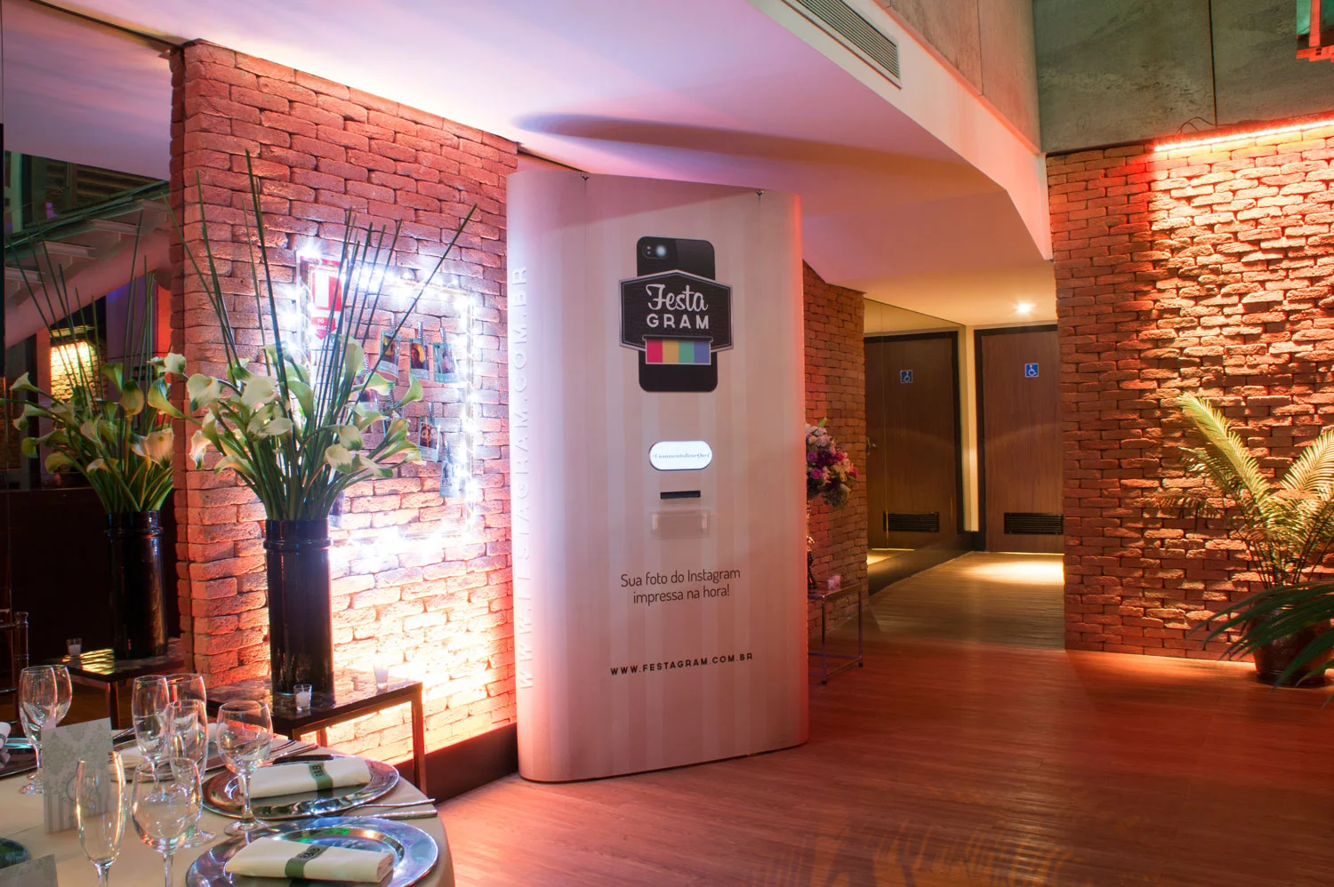 Festagram Totem: para eventos de 300 a 1.200 pessoas.